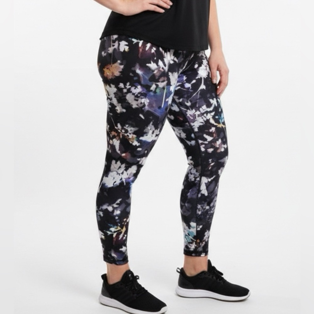🔥🏷️NIKE One Floral Printed Tight Capri Size 2XL